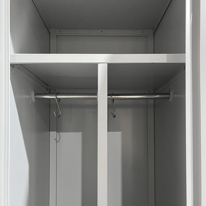 Vienvietīgs metāla garderobes skapis ar starpsienu Rehalt Systems 1800 x 400 x 500